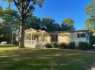 94 Lakeview Cabins Dr, New Concord, KY 42076