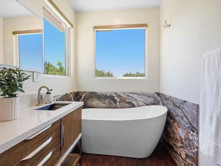 3437 E Mesquite St — Photo 14