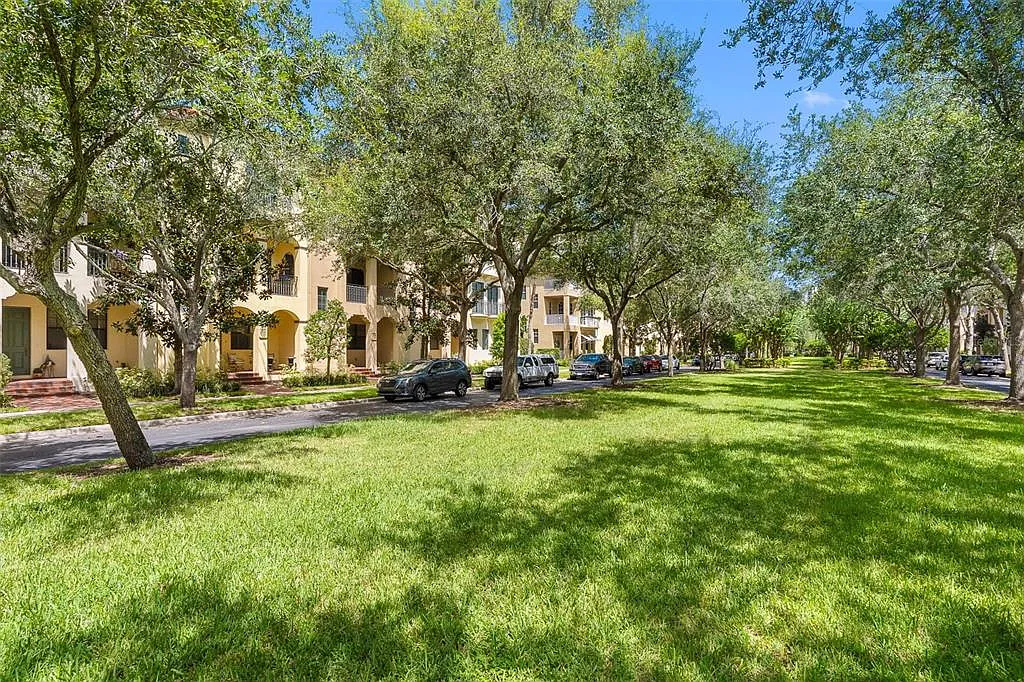 3 bed, 2.5 bath, 1884 sqft, $4,500 — Photo 2