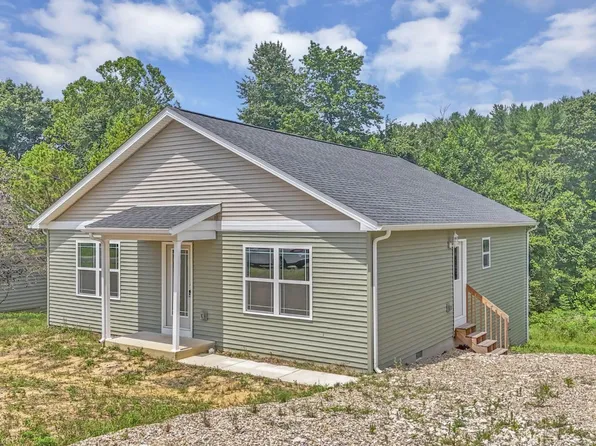 353 Elm St, New Straitsville, OH 43766