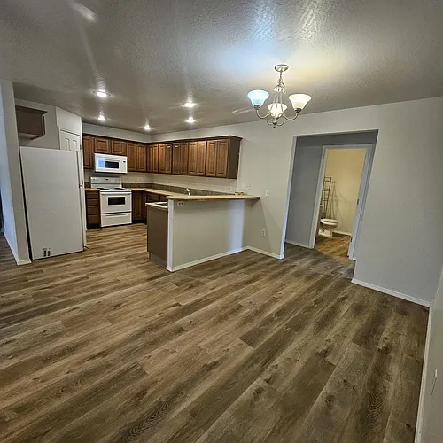 320 S Holly St Photo 1