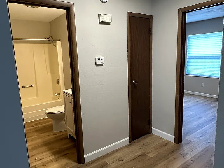 518 Lakeview Heights Dr #B — Photo 8