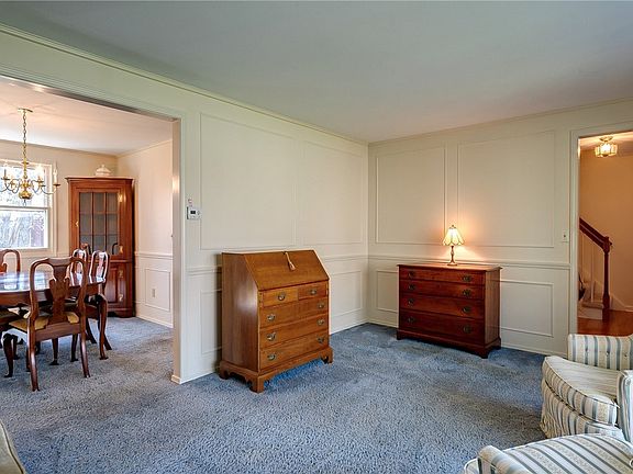 5th image of 4246 Lucan Rd