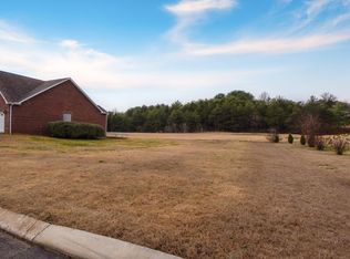 338 Royal Oaks Dr, Maryville, TN 37801