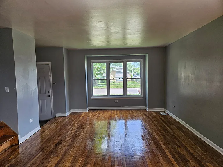 9258 S Parnell Ave — Photo 9
