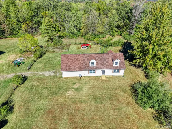 13201 Rockwell Rd, Stockbridge, MI 49285