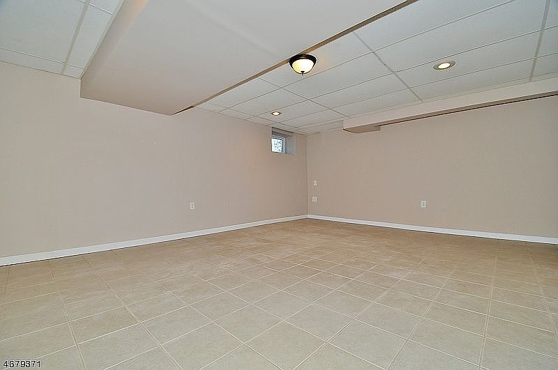 1st image of 573 W 5th Ave