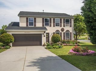 10031 Dunfries Rd, Matthews, NC 28105