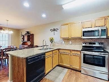 5th image of 2931 Dragonfly Way