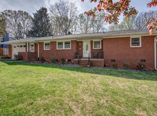 203 N Pine St, Lowell, NC 28098