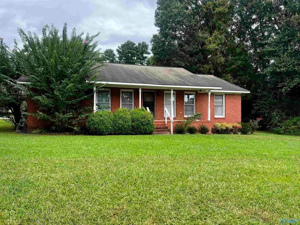 103 Rush Cir, Guntersville, AL 35976