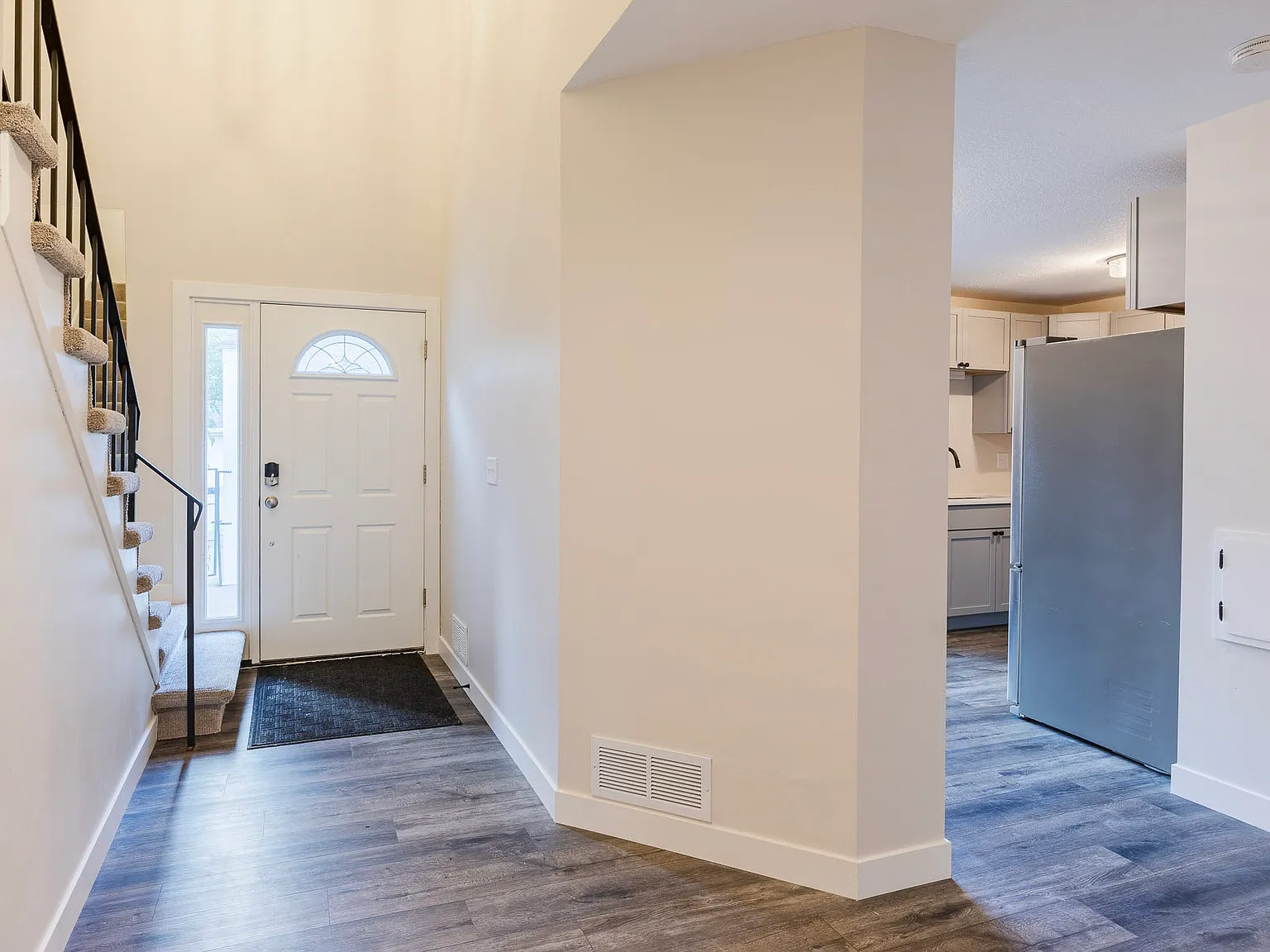 3 bed, 1.5 bath, 1768 sqft, $2,400 — Photo 3