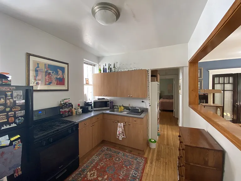 919 W Cornelia Ave #3A — Photo 2