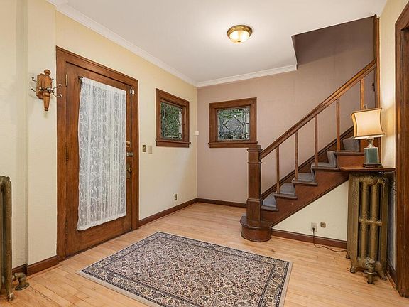 5th image of 3157 32nd Ave S