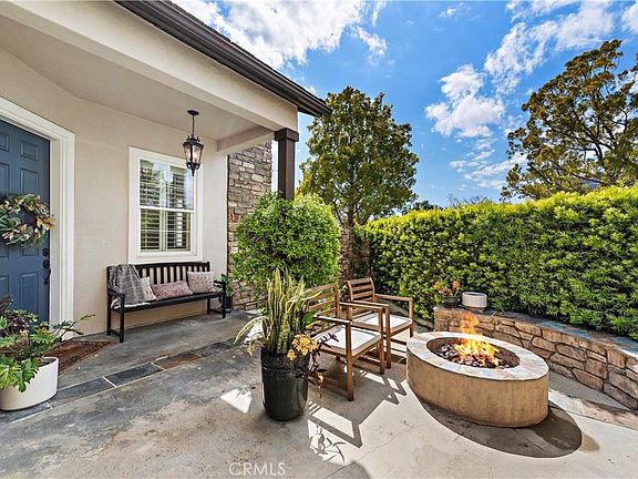 4th image of 14 Celestine Cir
