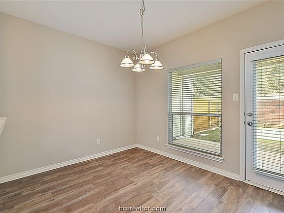 3rd image of 1606 Ethic Ln