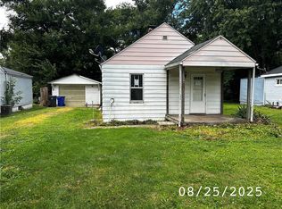 1415 N Dennis Ave, Decatur, IL 62526