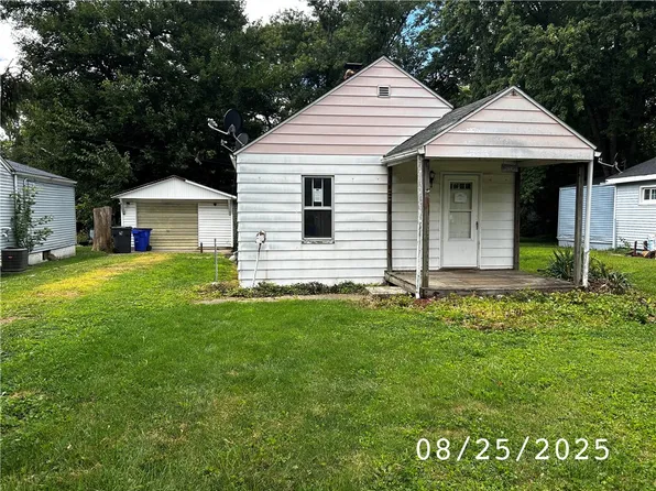 1415 N Dennis Ave, Decatur, IL 62526