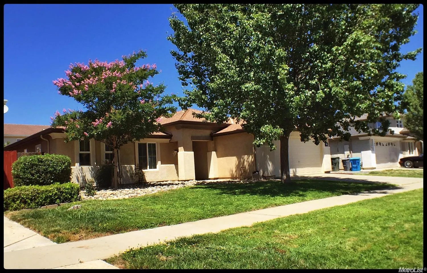 1761 McCarthy Ave photo 1