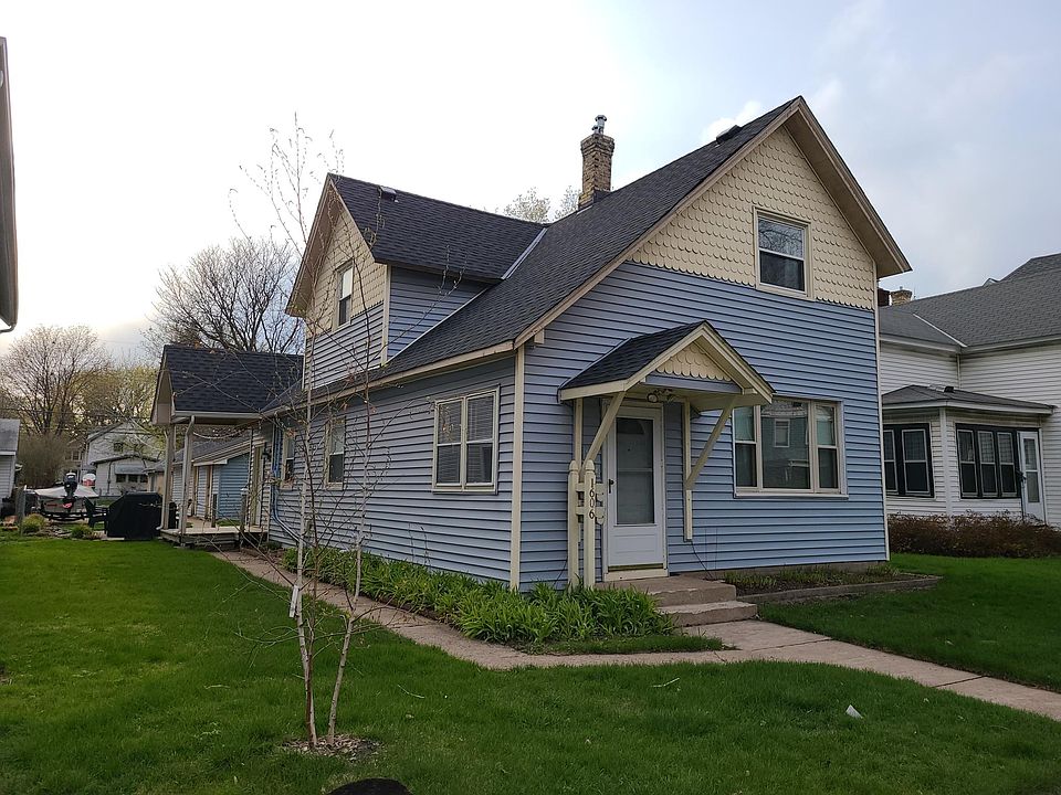 Two bedroom upper unit of a duplex.