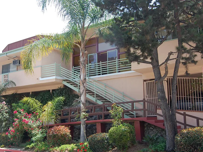 2255 N Cahuenga Blvd #9 — Photo 2