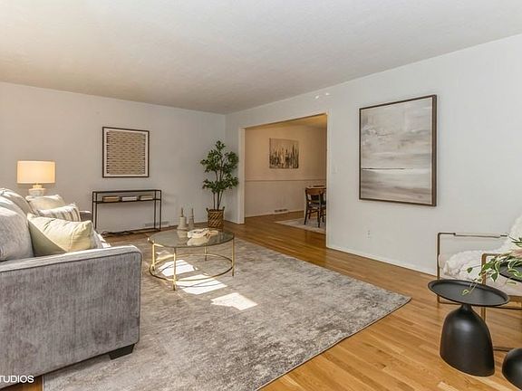 2nd image of 32 Arbury Dr