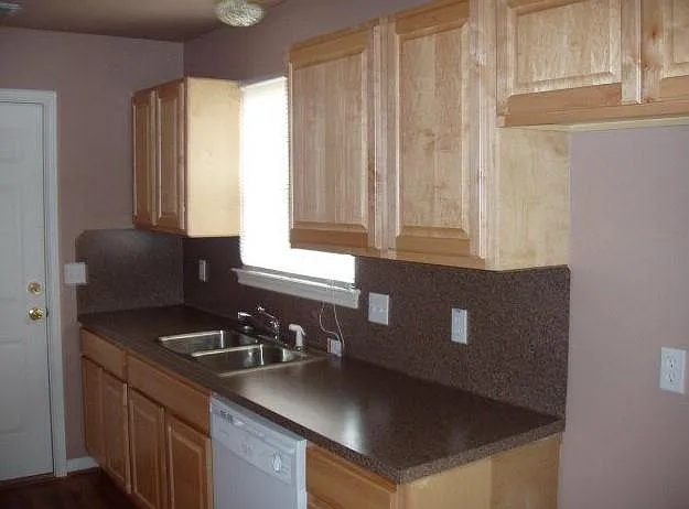 3 bed, 2.0 bath, 1092 sqft, $1,550 — Photo 4