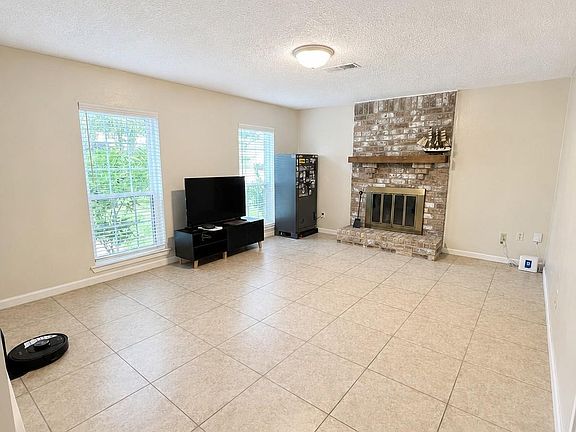4th image of 15219 McConn St