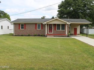53 Pineway Ln, Whiteville, NC 28472