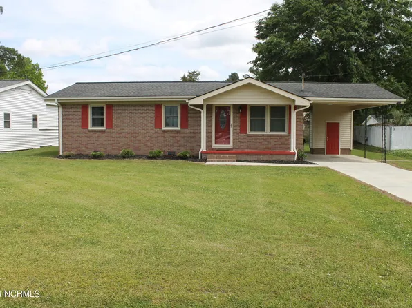 53 Pineway Lane, Whiteville, NC 28472