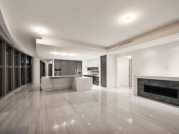 4th image of 17900 Collins Ave #3605