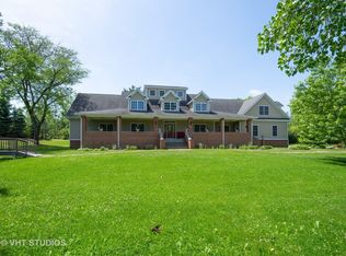 353 N Saint Marys Rd, Libertyville, IL 60048