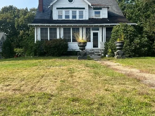 71 Varnum Ave, Lowell, MA 01854