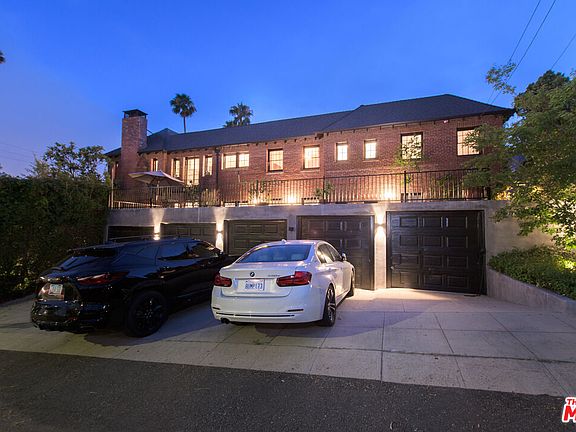 3rd image of 7655 Hollywood Blvd APT 3