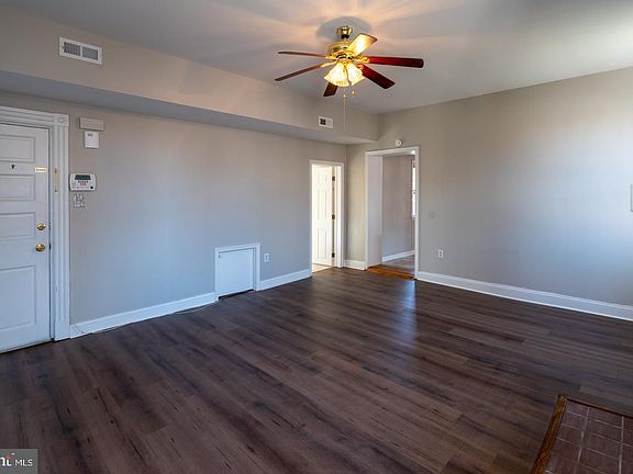 4th image of 104 S Loudoun St APT 2
