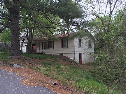 2nd image of 855 Goldsmith Ave