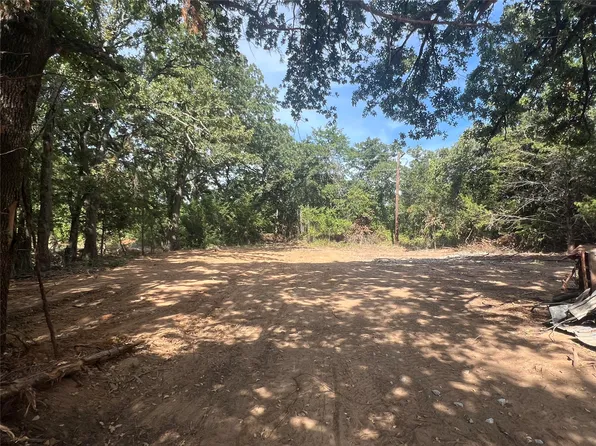 144 Mulberry St, Bowie, TX 76230