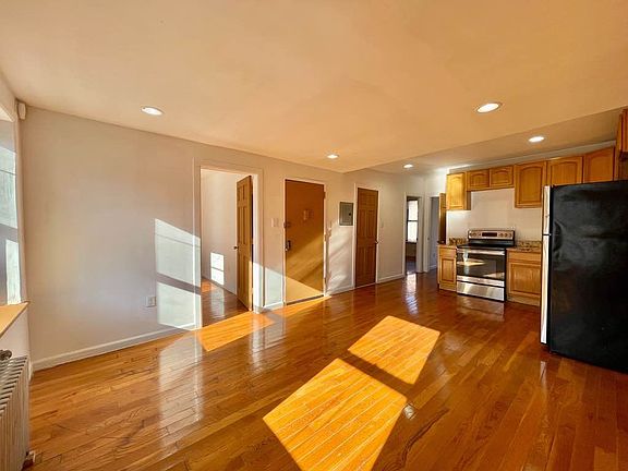 2nd image of 422 E 118th St #3