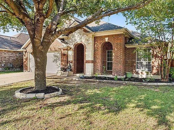2nd image of 2208 Hanging Rock Dr