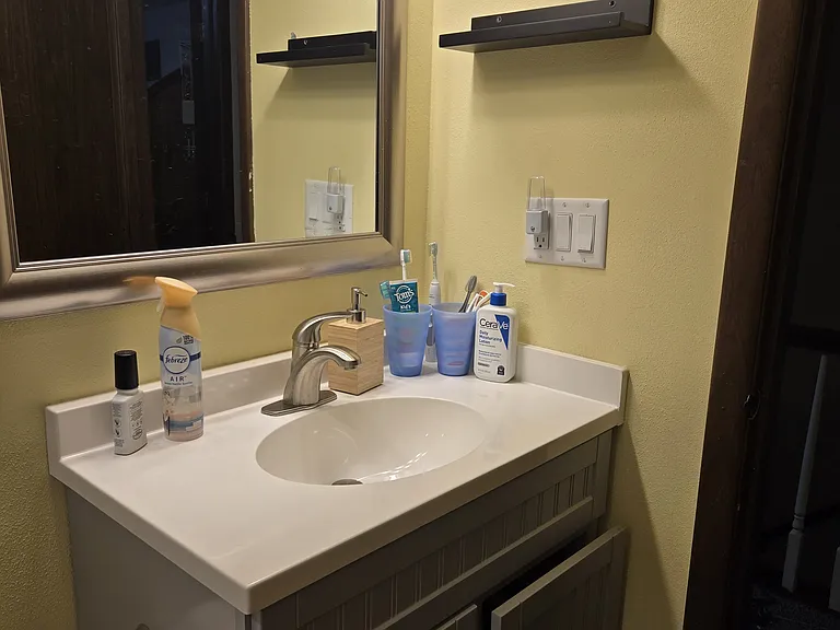 727 N Hawthorne Dr — Photo 4