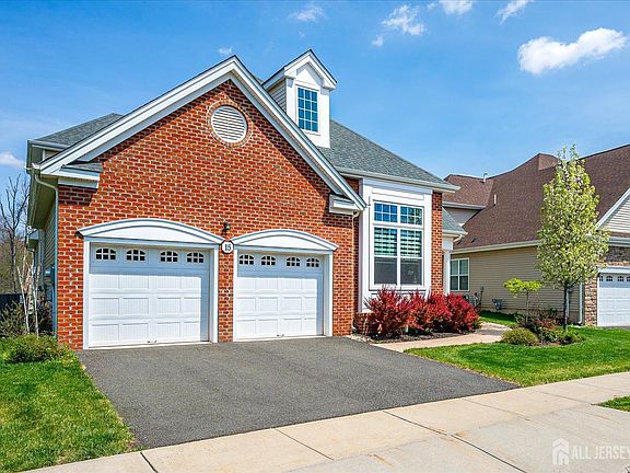 3rd image of 15 Potter Rd