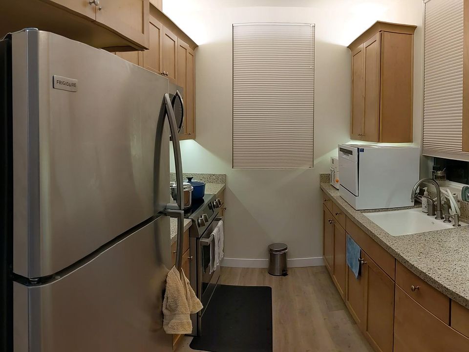 2nd image of 2457 Benton St