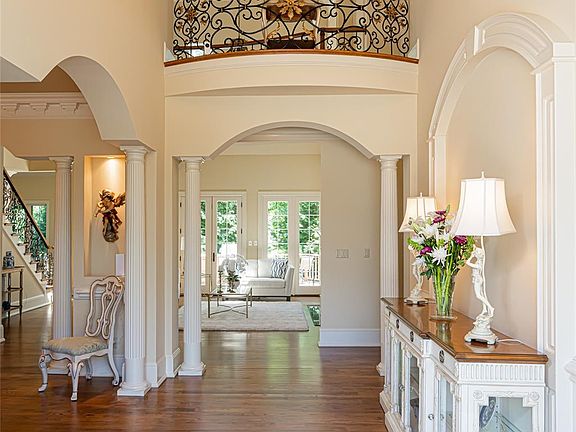4th image of 2005 Viburnum Ln