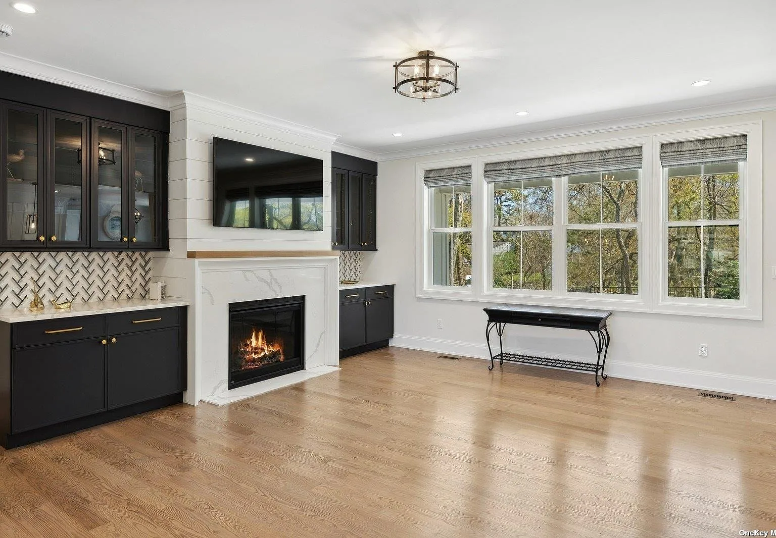 4 bed, 3.5 bath, $25,000 — Photo 2