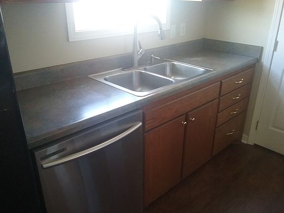 3rd image of 113 Stonefield Cir