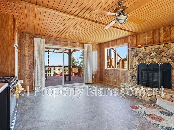 3rd image of 1005 Summit Rd