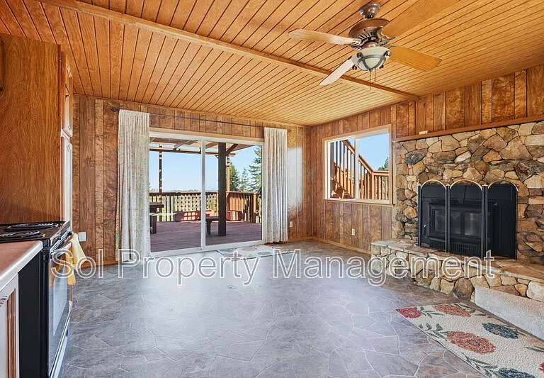 1005 Summit Rd — Photo 3