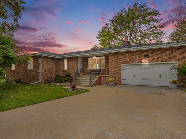 8200 McKinley St, Merrillville, IN 46410