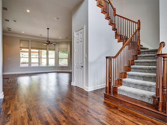 3rd image of 550 Bryn Ct