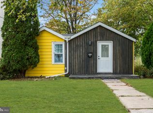 402 Shaver Dr, Florence, NJ 08518